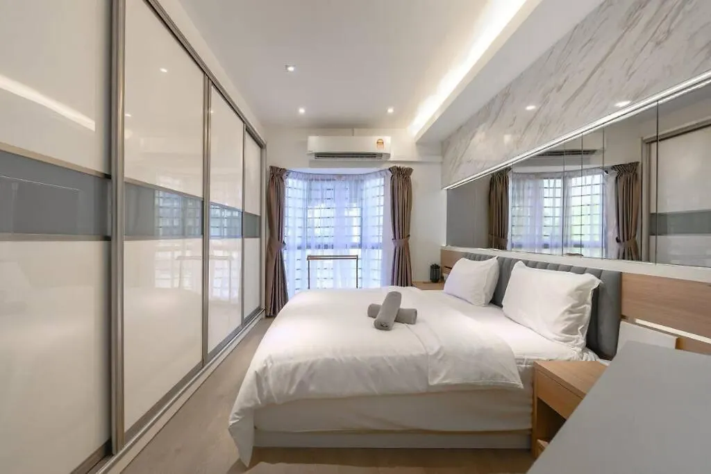 Newly Reno 3Br Luxury Duplex In The Heart Of Kk location